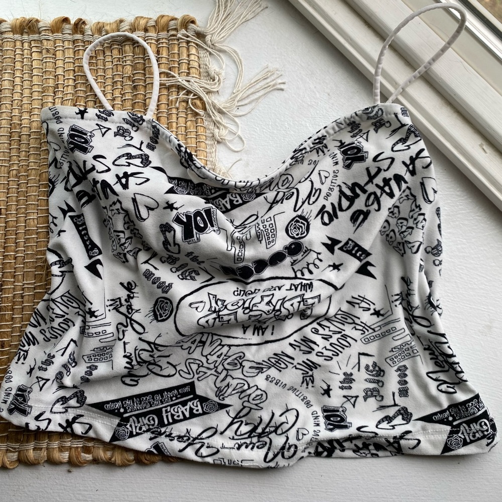 Rue21 Large black and white top